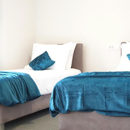 Smart Hostel Slavonski Brod Exterior foto