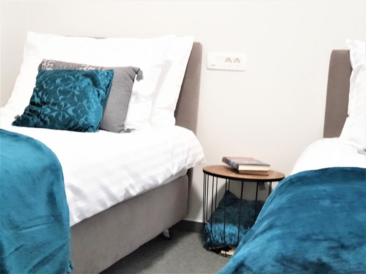 Smart Hostel Slavonski Brod Exterior foto